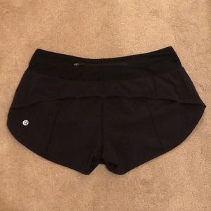 Black Lululemon Speed Up Shorts 2.5”